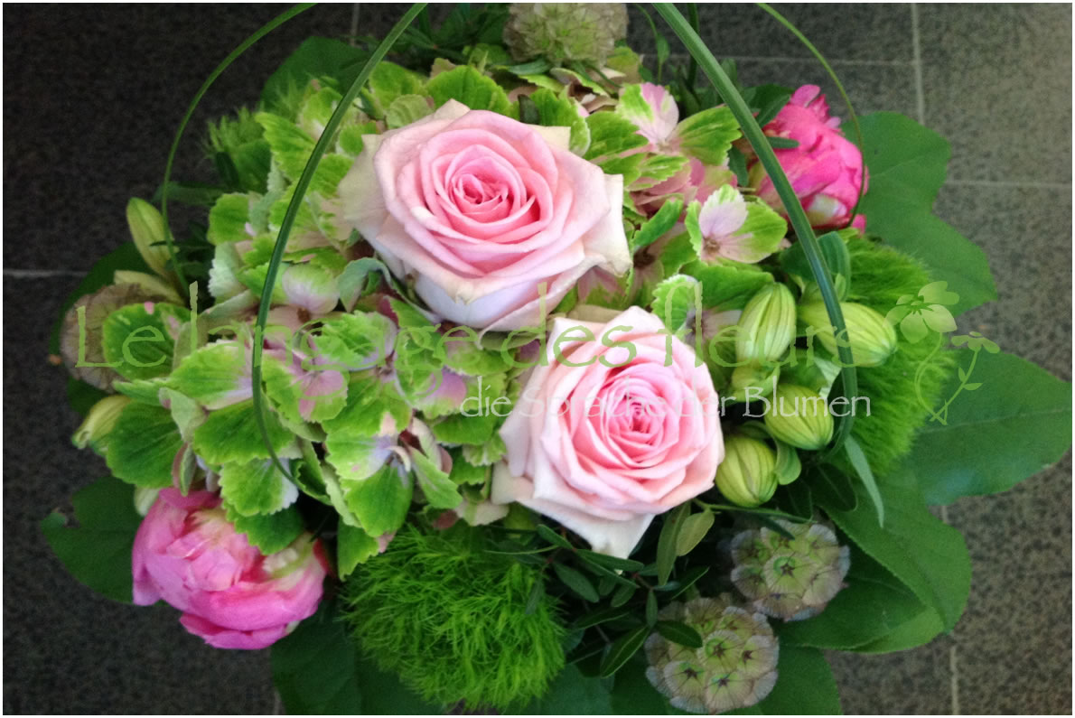 Flower Delivery Munich, Blumenstrauss, Bouquet of pink roses