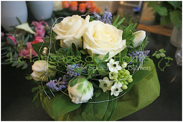 Flower Delivery Munich, Bouquet of white roses